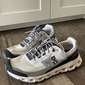 On Cloudvista Glacier/Black